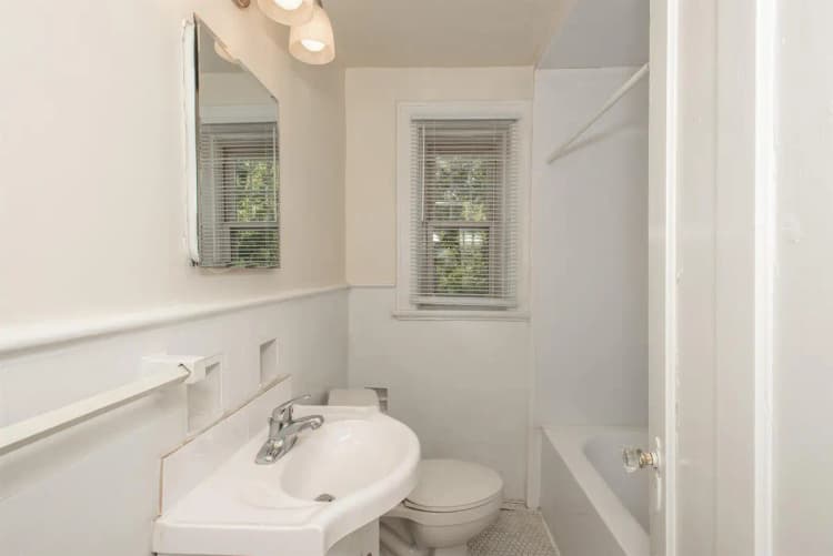 Cincinnati apartments for rent - image - 145 W McMillan 125 Print-910052003080408171.jpg