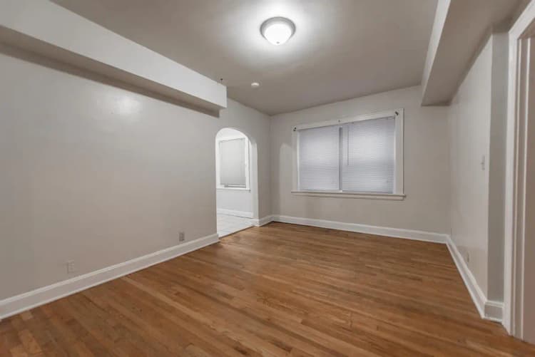 Cincinnati apartments for rent - image - 145 W McMillan- 132.jpg