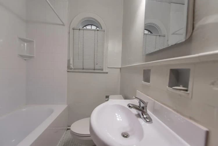 Cincinnati apartments for rent - image - 145 W McMillan- 134-13.jpg