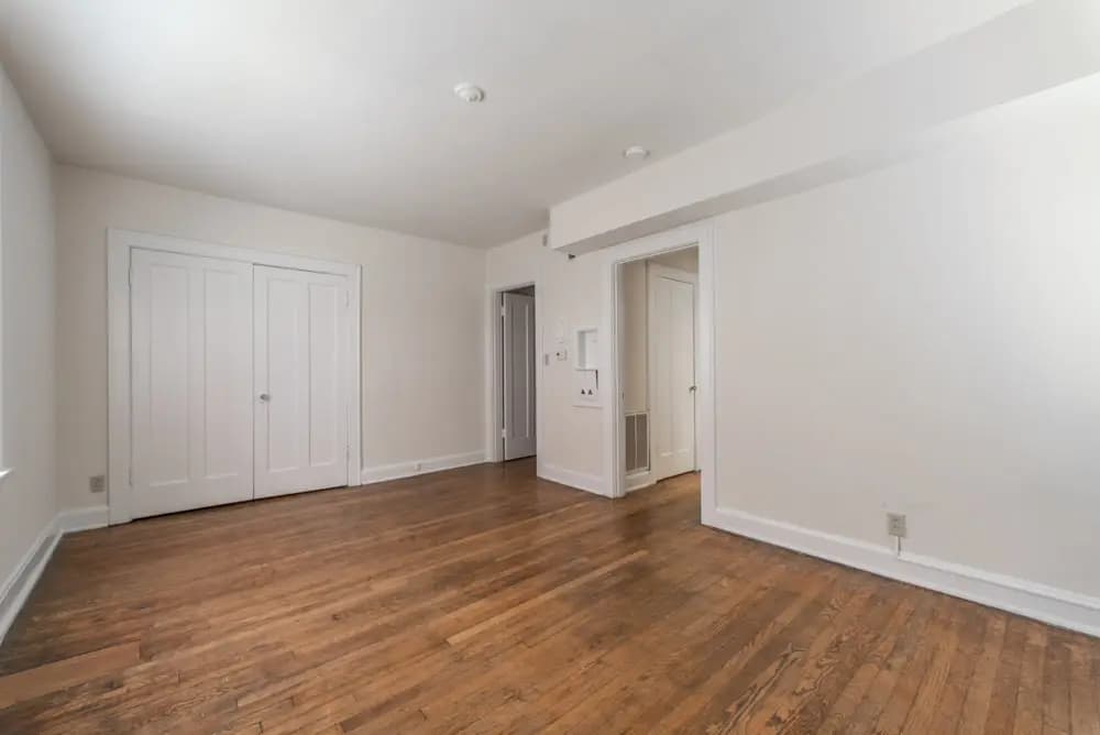 Cincinnati apartments for rent - image - 145 W McMillan- 224-310052002593238971.jpg