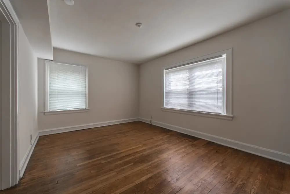 Cincinnati apartments for rent - image - 145 W McMillan- 22410052002591845871.jpg