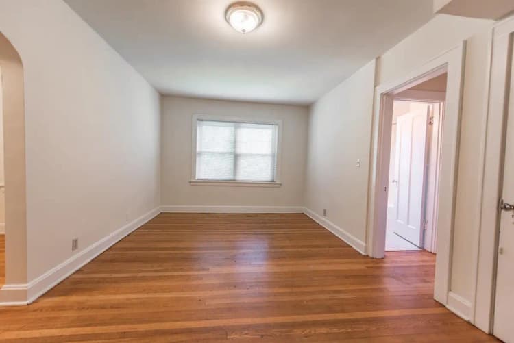 Cincinnati apartments for rent - image - 145 W McMillan- 328-3.jpg
