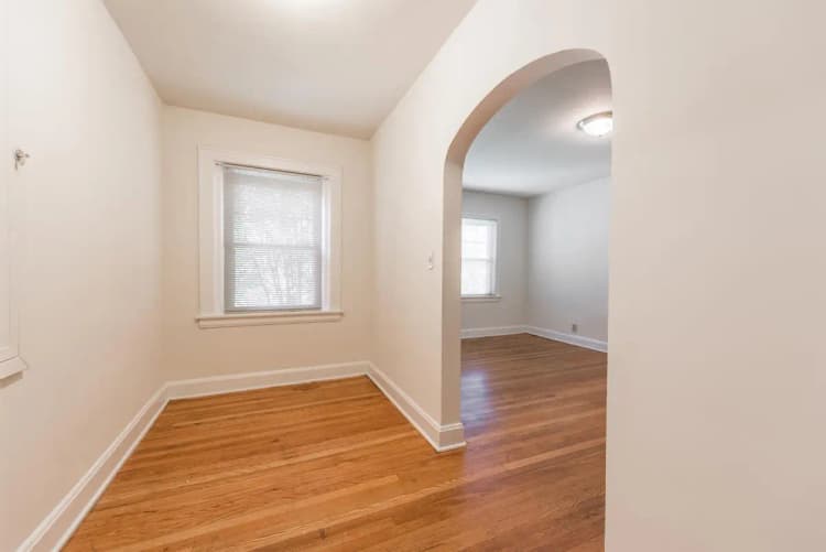 Cincinnati apartments for rent - image - 145 W McMillan- 328-9.jpg