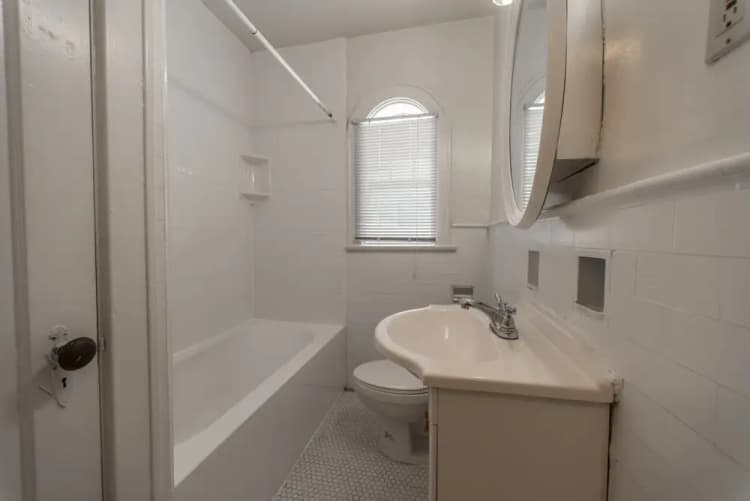 Cincinnati apartments for rent - image - 145 W McMillan- 331-1010052002572922071.jpg