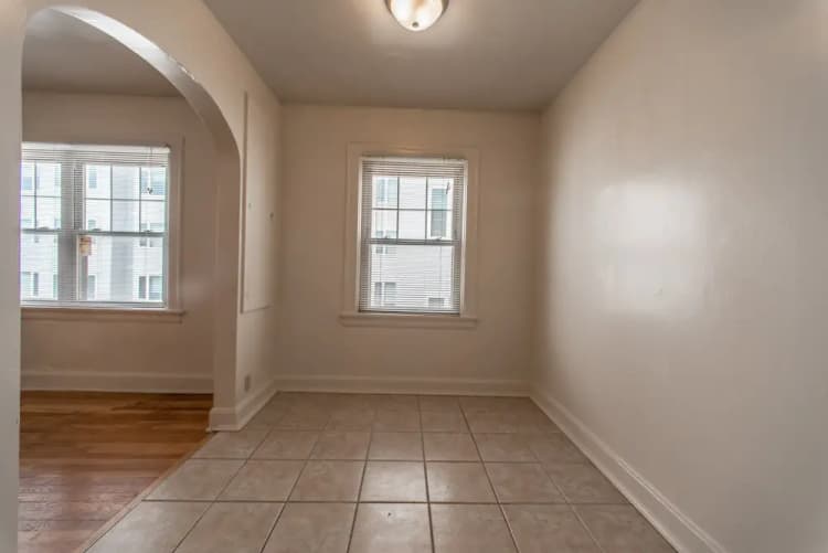 Cincinnati apartments for rent - image - 145 W McMillan- 331-810052002565370571.jpg