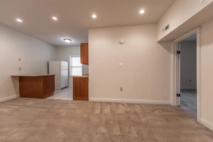 Cincinnati apartments for rent - image - 145 W McMillan- B2.jpg