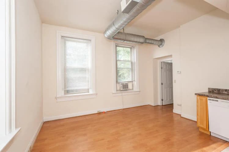 Cincinnati apartments for rent - image - 9 E University 1 (9 of 11).jpg