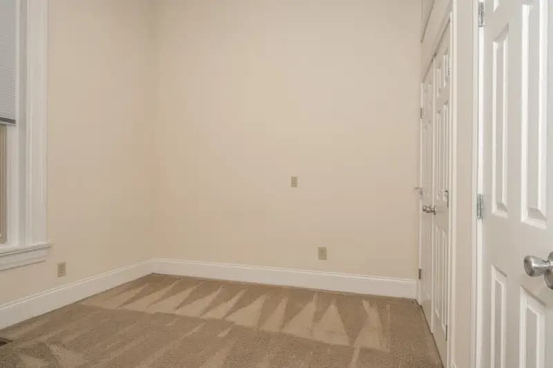 Cincinnati apartments for rent - image - 9 E University 6 Web (9 of 15).jpg