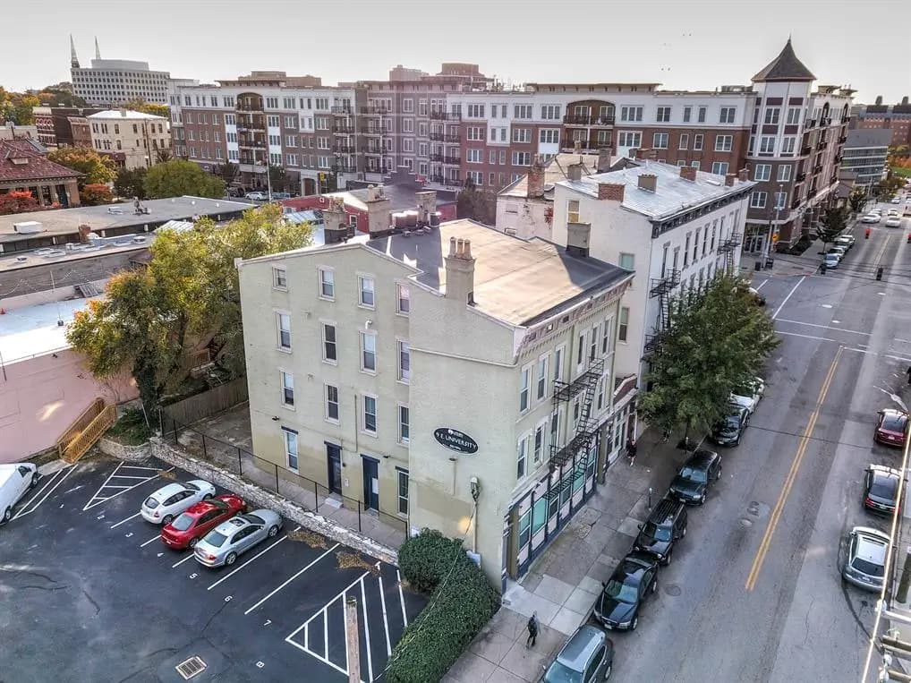 Cincinnati apartments for rent - image - 9 University- Property photo.jpg