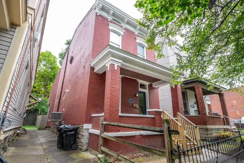 Cincinnati apartments for rent - Property image - 2718 Jefferson Avenue - 3