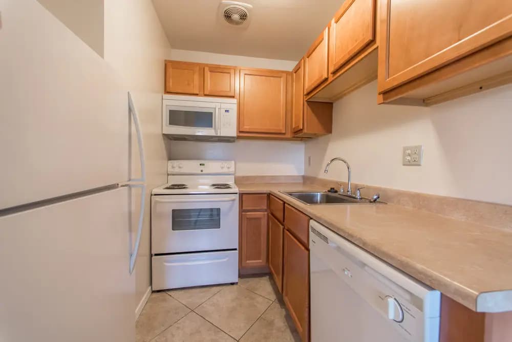 Cincinnati apartments for rent - Property image - 310 Oak Street - 2