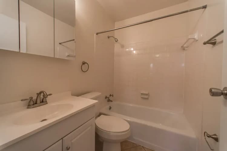 Cincinnati apartments for rent - image - 310 Oak- 407-810052002500589879.jpg