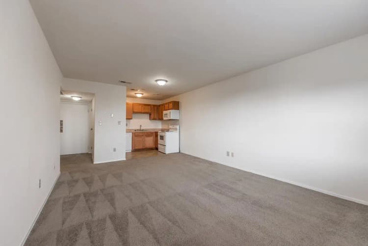 Cincinnati apartments for rent - image - 310 Oak- 605-2 (1).jpg