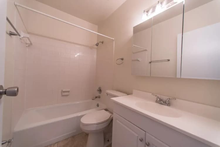 Cincinnati apartments for rent - image - 310 Oak- 709-910052002543275079.jpg