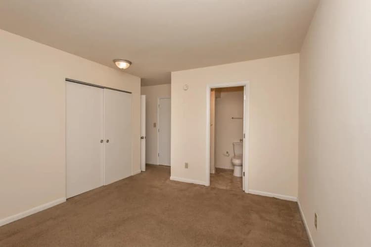 Cincinnati apartments for rent - image - Oak 301 Print-1710052002514763979.jpg