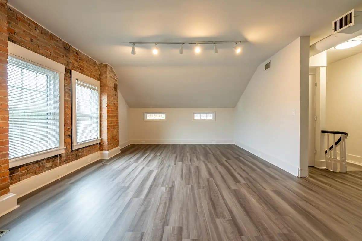 Cincinnati apartments for rent - Property image - 36-38 E Hollister Street - 3