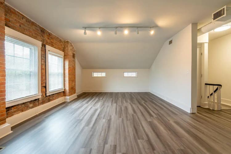 Cincinnati apartments for rent - image - 36 E Hollister Web-04.jpg