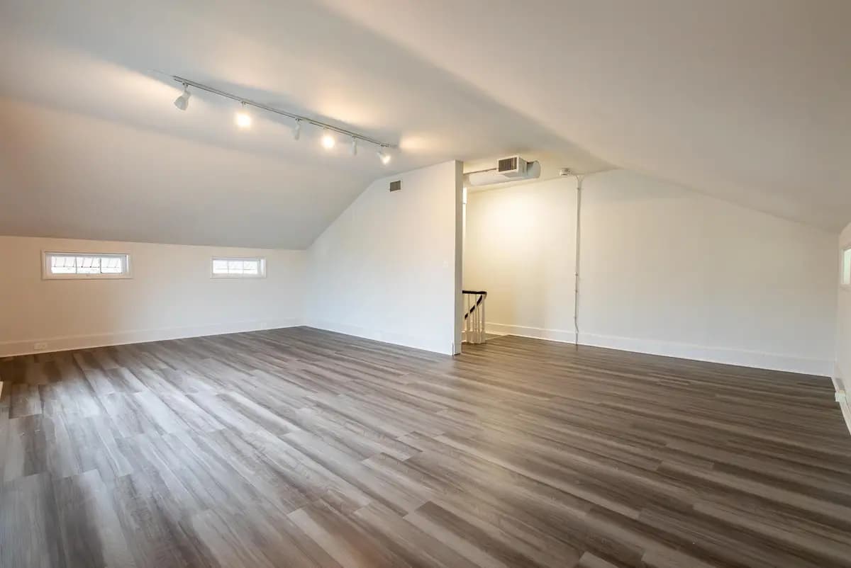 Cincinnati apartments for rent - image - 36 E Hollister Web-05.jpg