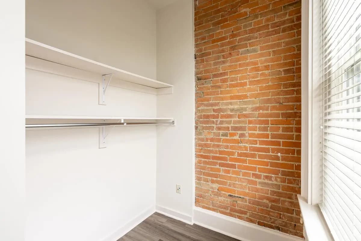 Cincinnati apartments for rent - image - 36 E Hollister Web-10.jpg