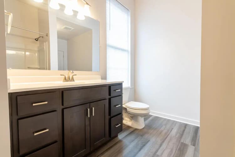 Cincinnati apartments for rent - image - 36 E Hollister Web-27.jpg