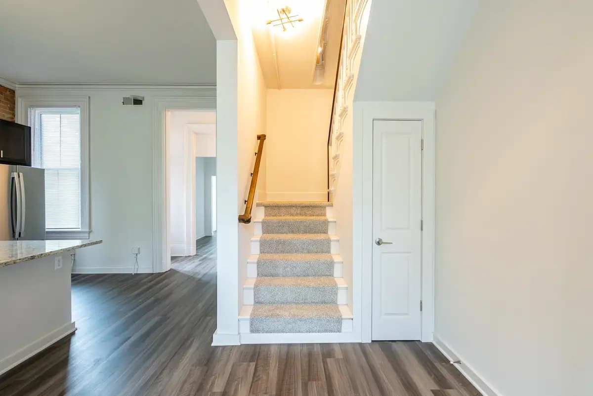 Cincinnati apartments for rent - image - 36 E Hollister Web-32.jpg