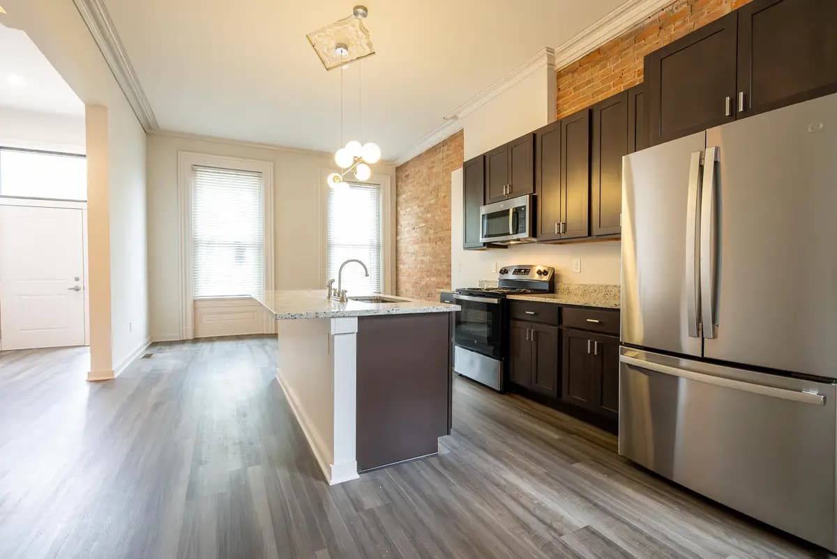 Cincinnati apartments for rent - image - 36 E Hollister Web-42.jpg