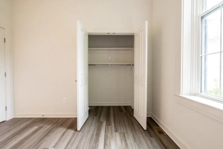 Cincinnati apartments for rent - image - 36 E Hollister Web-51.jpg