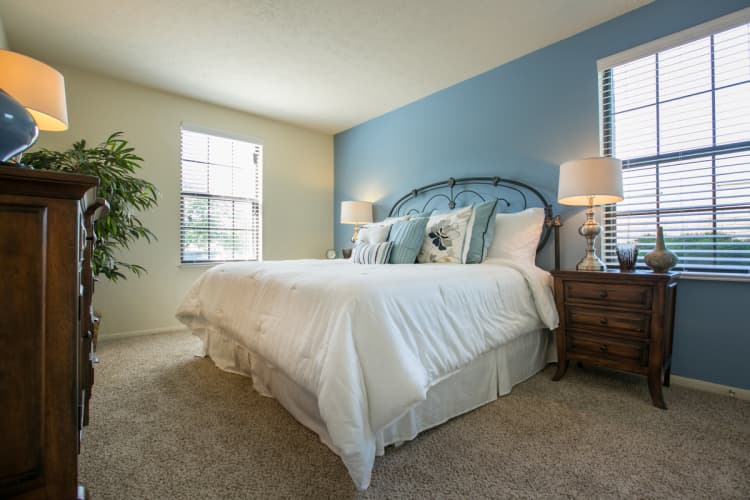 Cincinnati apartments for rent - image - Gettysburg Square Apartments bedroom