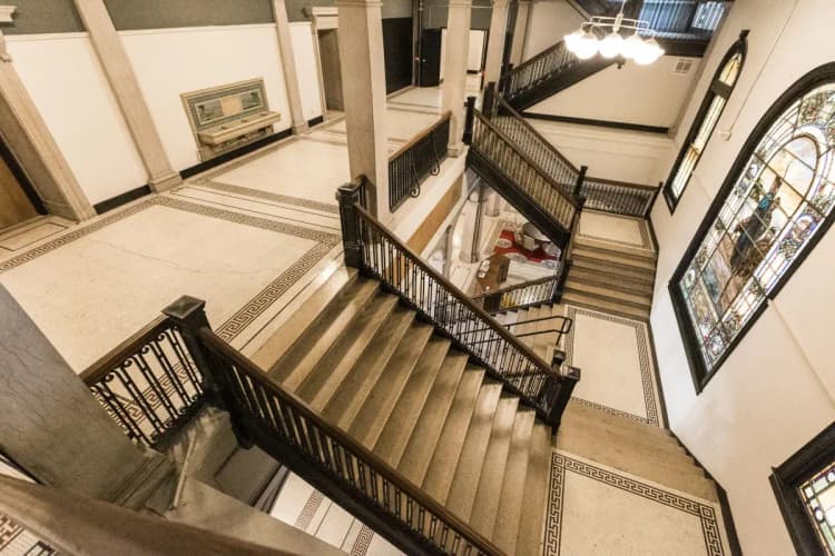 Cincinnati apartments for rent - image - AlumniLofts_Building_16-1920w.webp