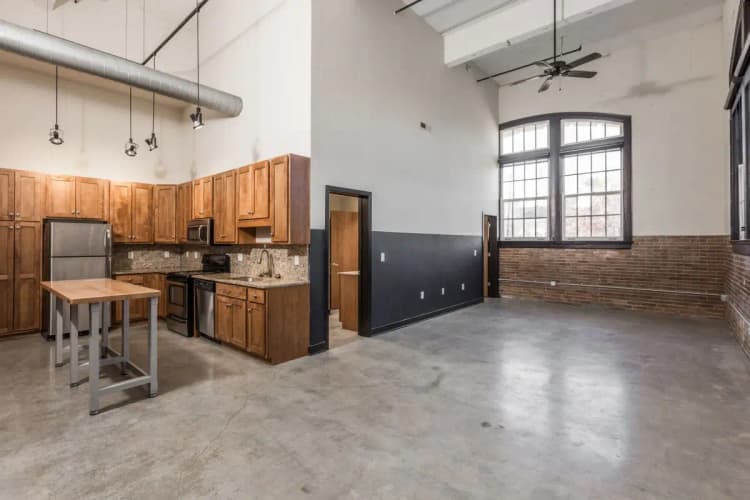 Cincinnati apartments for rent - image - AlumniLofts_Unit-106_05-1920w.webp