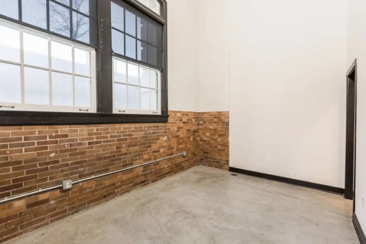 Cincinnati apartments for rent - image - AlumniLofts_Unit-106_16-1920w.webp