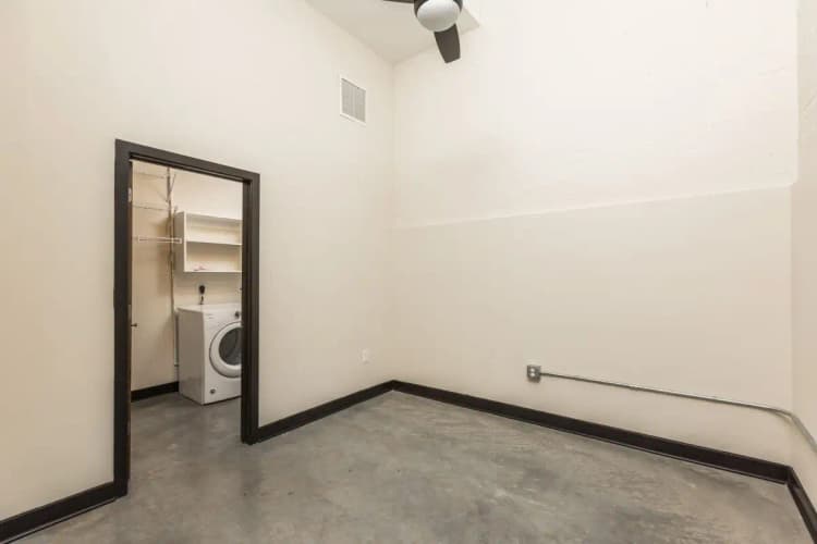 Cincinnati apartments for rent - image - AlumniLofts_Unit-337_08-1920w.webp
