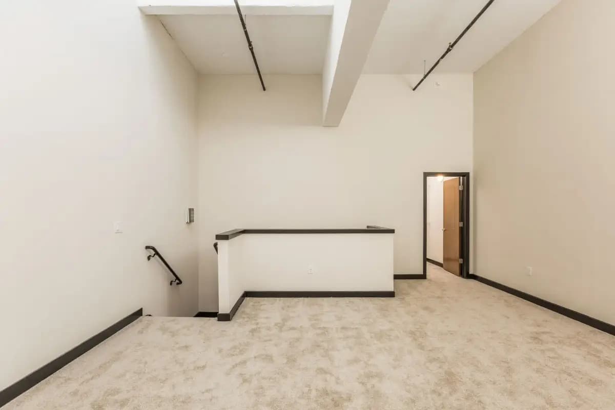 Cincinnati apartments for rent - image - AlumniLofts_Unit-531_09-1920w.webp
