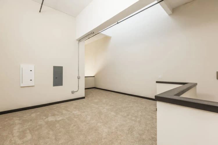 Cincinnati apartments for rent - image - AlumniLofts_Unit-531_10-1920w.webp