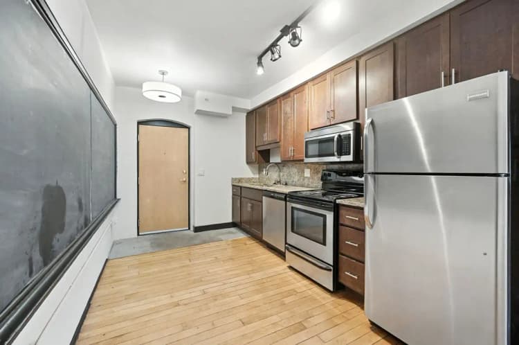 Cincinnati apartments for rent - image - 017+(2)-1920w.webp