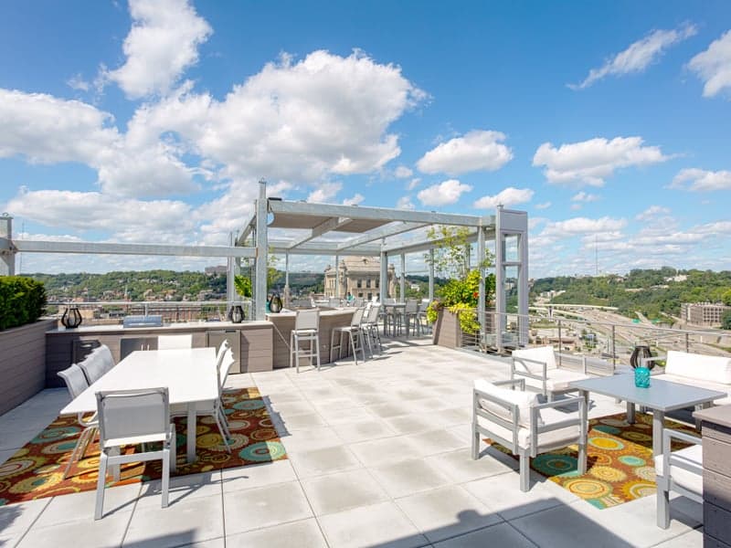 Cincinnati apartments for rent - image - Seven at Broadway roof deck