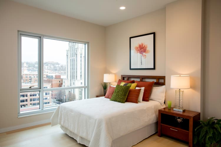 Cincinnati apartments for rent - image - Seven at Broadway bedroom