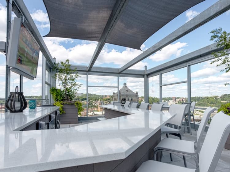Cincinnati apartments for rent - image - Seven at Broadway roof deck bar