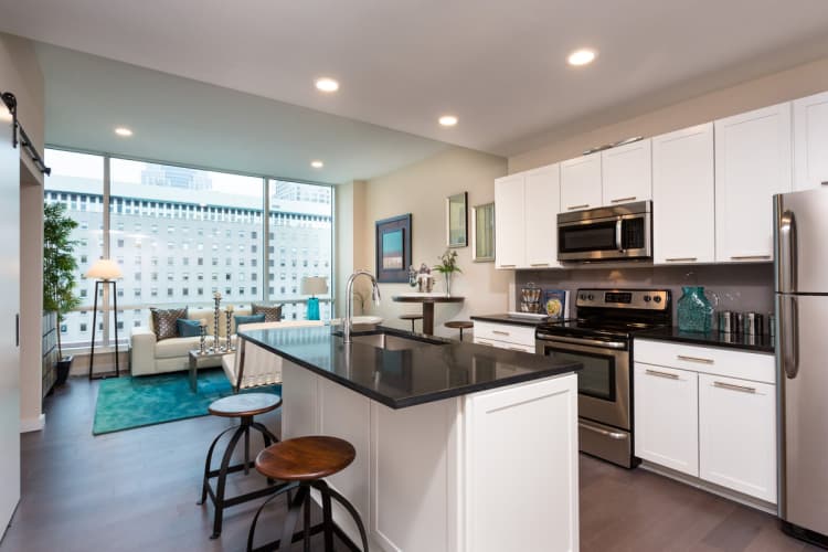 Cincinnati apartments for rent - image - Seven at Broadway kitchen and open floorplan