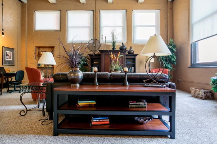 Cincinnati apartments for rent - image - Sycamore Place living room