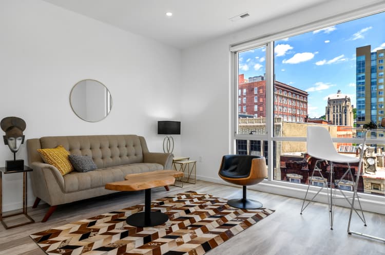 Cincinnati apartments for rent - image - The Blonde living room