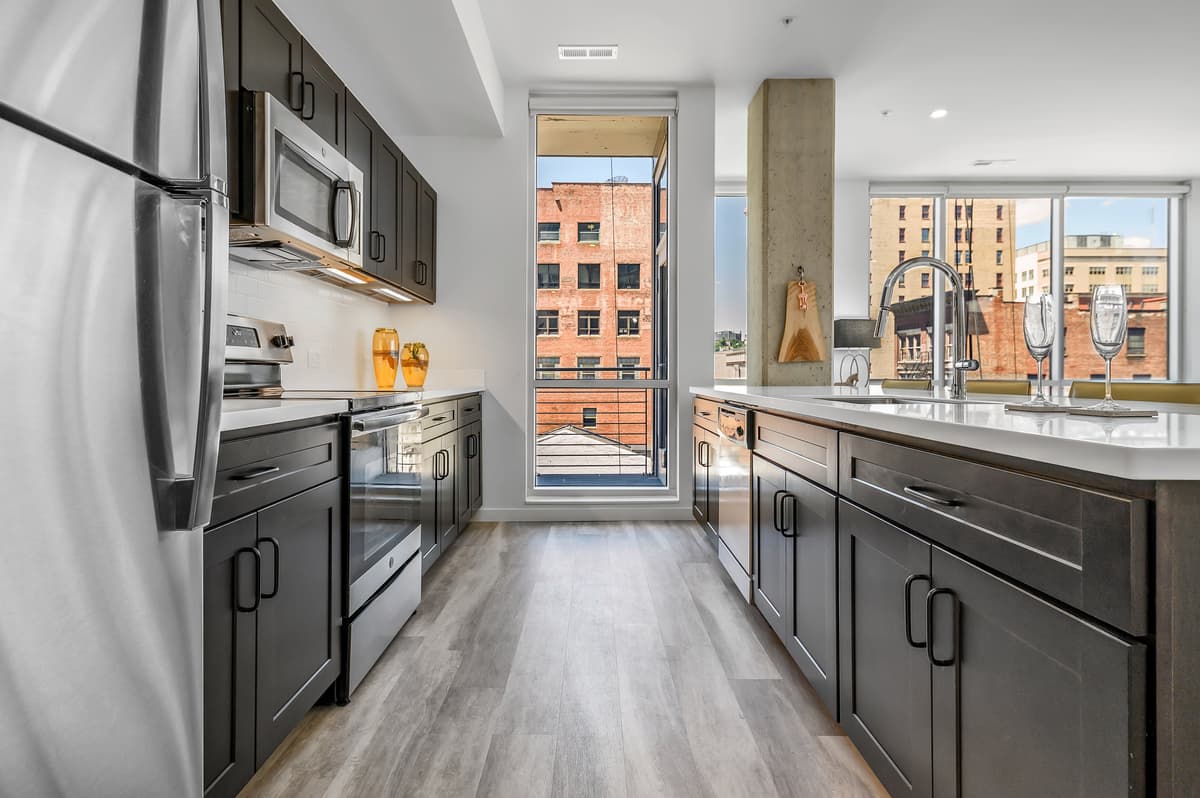 Cincinnati apartments for rent - image - The Blonde open kitchen layout
