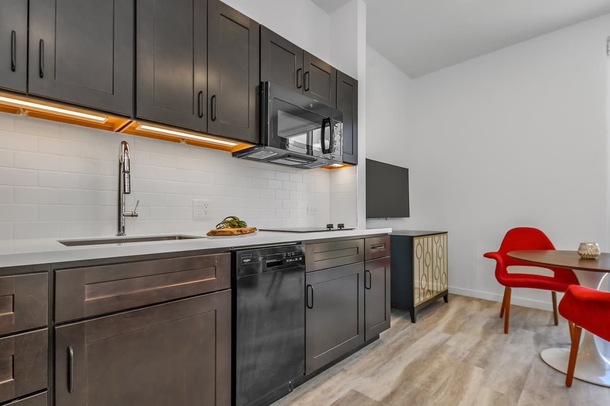 Cincinnati apartments for rent - image - kitchen appliances at The Blonde