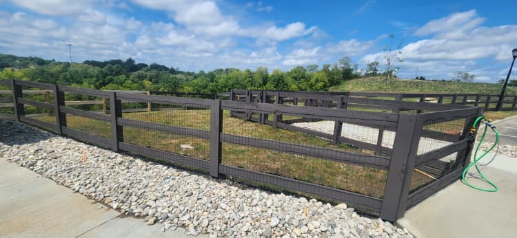 Cincinnati apartments for rent - image - Vicinity at Memorial Pointe small dog park