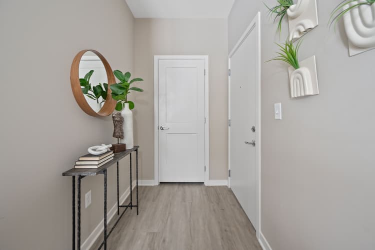 Cincinnati apartments for rent - image - Apartment Entrance at Vicinity