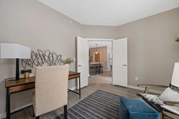 Cincinnati apartments for rent - image - 1 Bedroom + Den M4