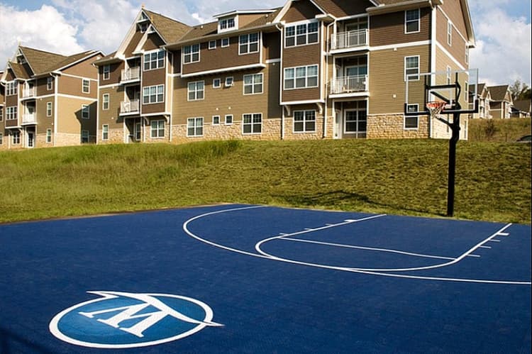 Cincinnati apartments for rent - image - SportCourt_WEB