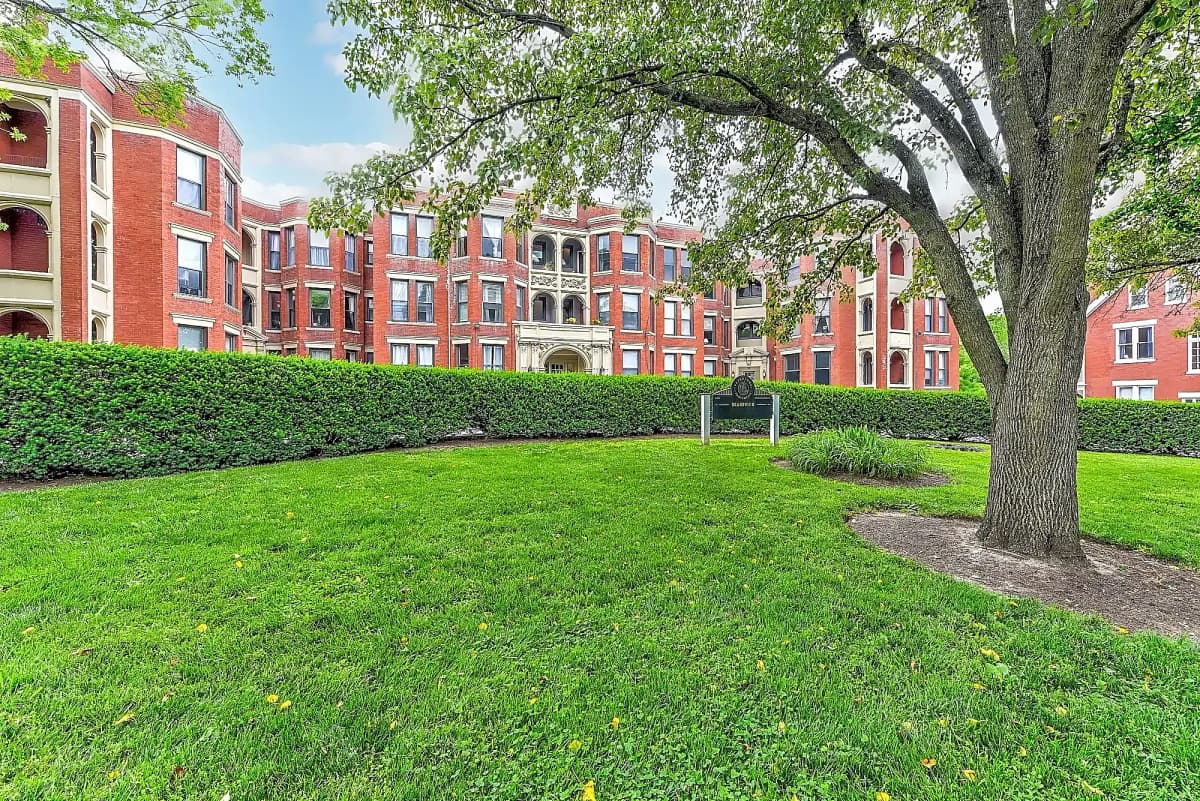 Cincinnati apartments for rent - Property image - Grandview Apartments - 3