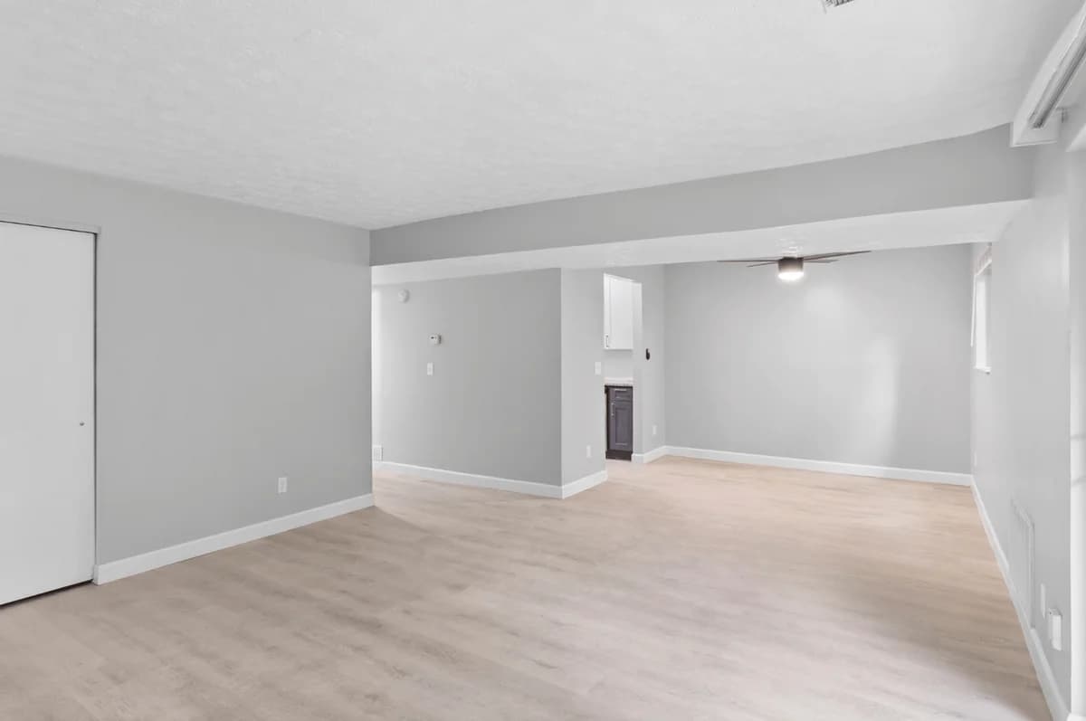 Cincinnati apartments for rent - image - 2x2 Renovated Dining and Living Space