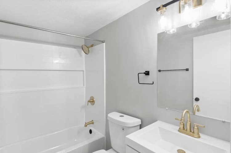 Cincinnati apartments for rent - image - 2x2 Renovated Bathroom